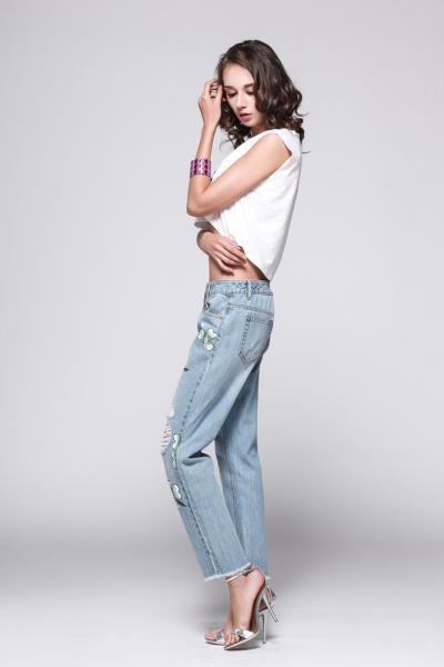 Jeans Women Denim Pants Medium Waist Destroyed and Torn Raw Hemline