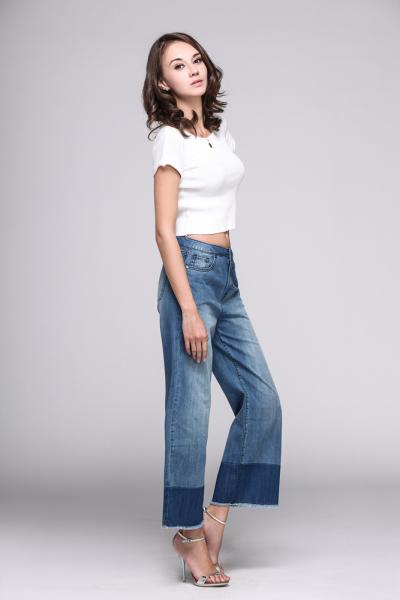 Jeans Women Denim Pants Crop with Parallel Color Matching on Bottom Hem