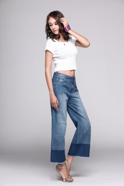 Jeans Women Denim Pants Crop with Parallel Color Matching on Bottom Hem